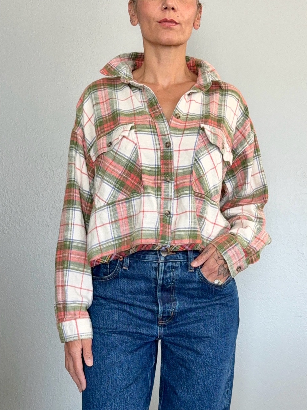 BDG Oversized Cropped Plaid Flannel Shirt • Sz M